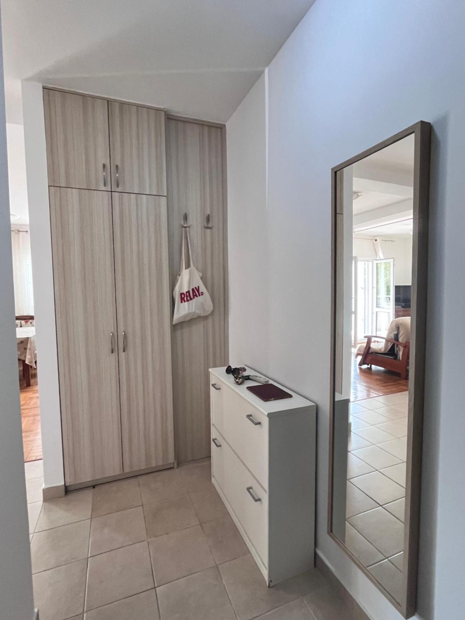 Apartment Belani, Own Parking Tivat Exterior photo