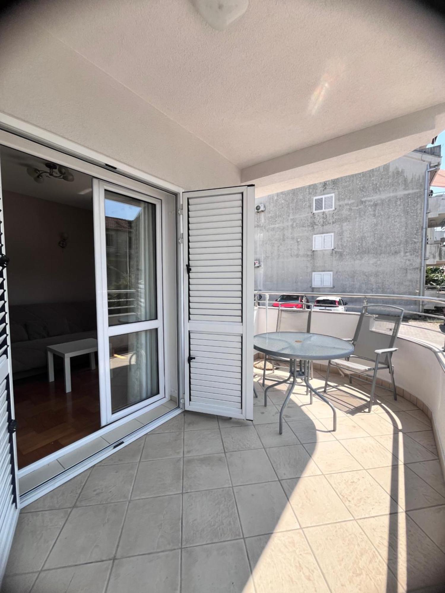 Apartment Belani, Own Parking Tivat Exterior photo
