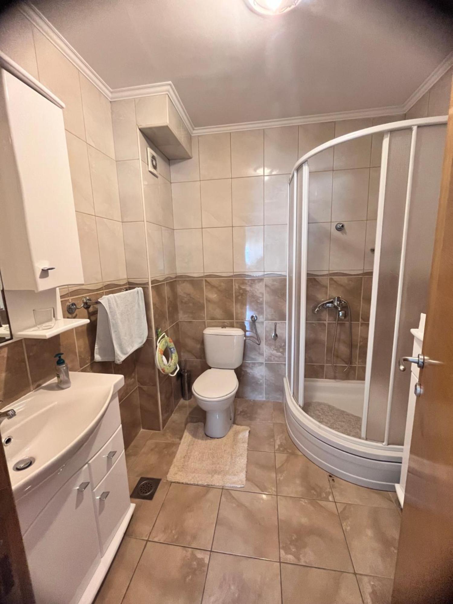 Apartment Belani, Own Parking Tivat Exterior photo