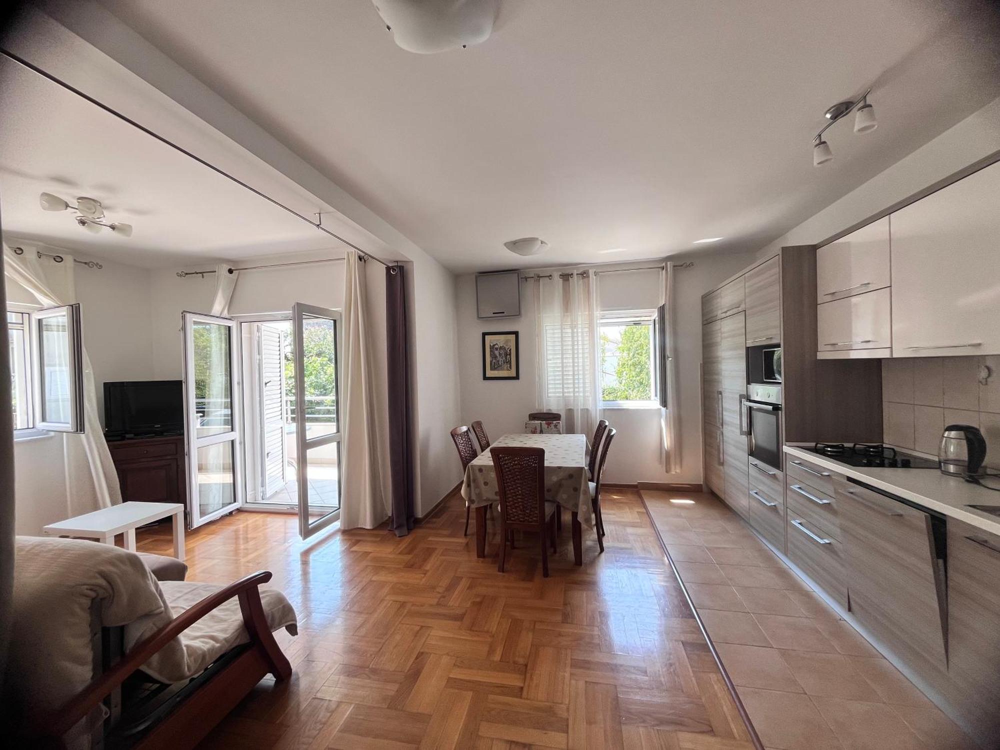 Apartment Belani, Own Parking Tivat Exterior photo